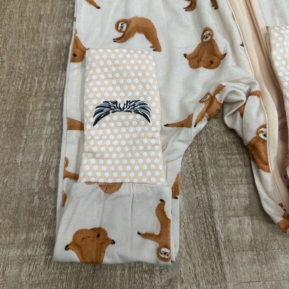 Free Birdees | Yoga Sloths Convertible Footie | 12–18M - Picture 13 of 15